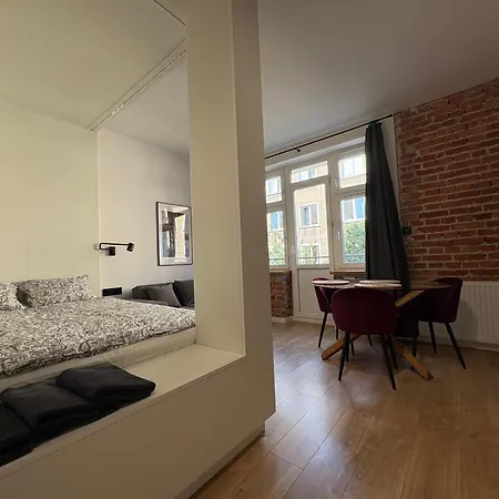 شقة Comfort Cube With Balcony - Old Town *