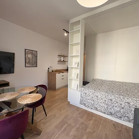 شقة Comfort Cube With Balcony - Old Town *