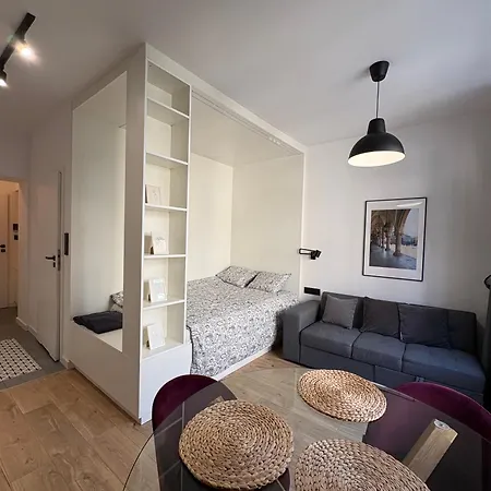 شقة Comfort Cube With Balcony - Old Town *